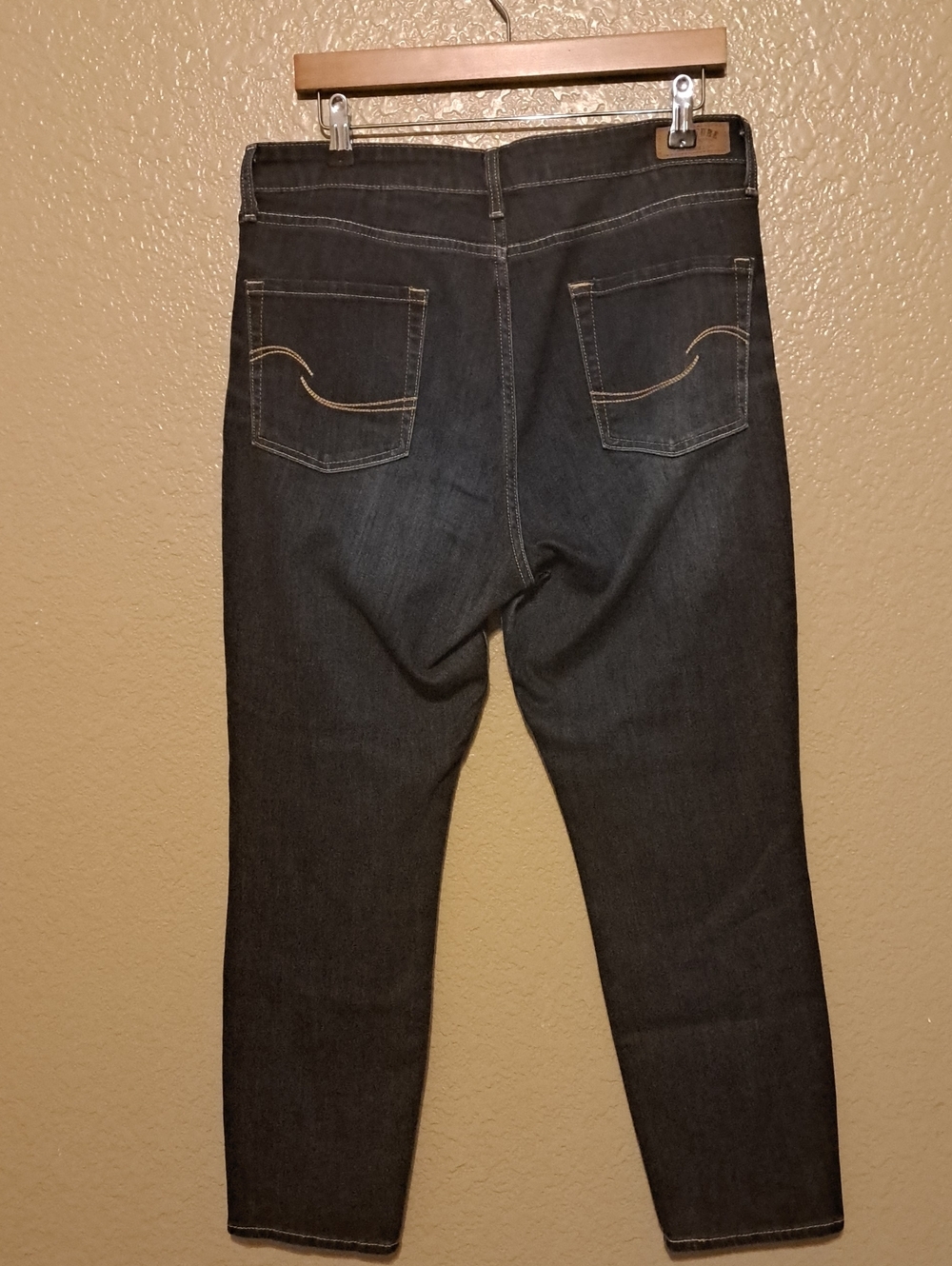 Signature by Levi Strauss Women's Slim Straight Jeans - Dark Wash Blue. Size 32. - Picture 5 of 10